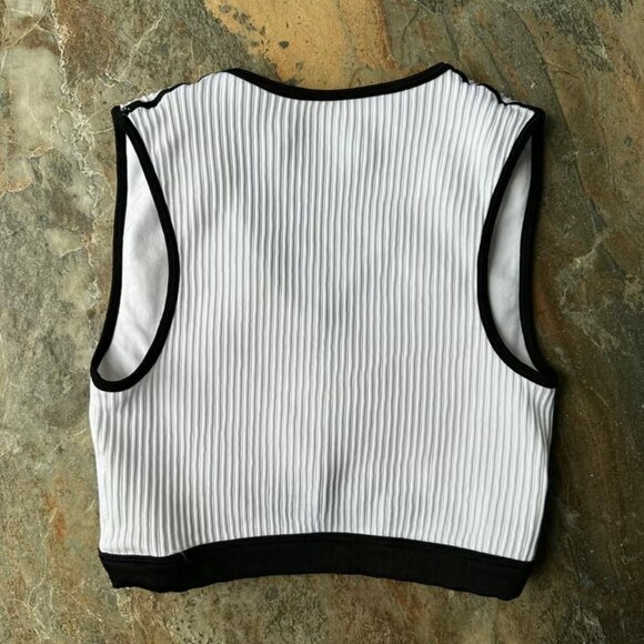 NO BOUNDARIES Seamless Retro Plunge Bralette White and Black Ribbed Size Large - Picture 3 of 5